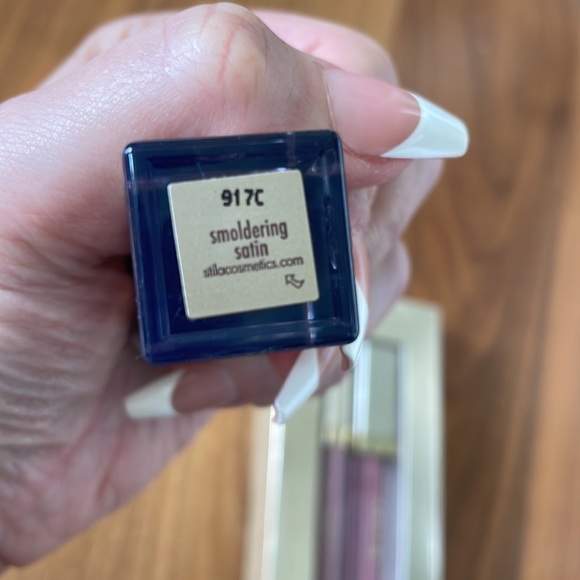 New Set of Stila Makeup - Picture 7 of 7